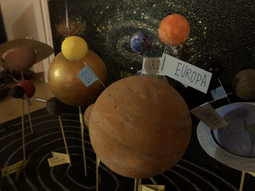 Planetario hecho por niños
