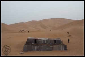 Nuestro campamento de Haimas entre dunas
