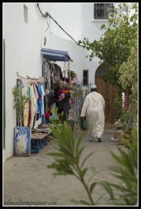 puestos callejeros en la rutina de asilah